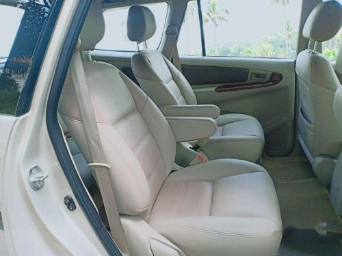 Toyota Innova 2.5 G4 7 STR, 2013, Diesel MT in Ernakulam