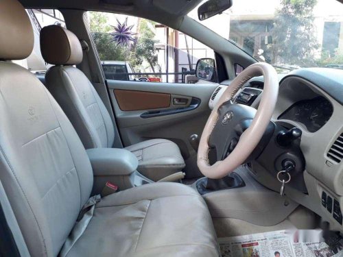 Toyota Innova 2.5 G 8 STR BS-IV, 2012, Diesel MT in Madurai