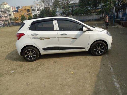2015 Hyundai Grand i10 Sportz MT for sale in Kolkata
