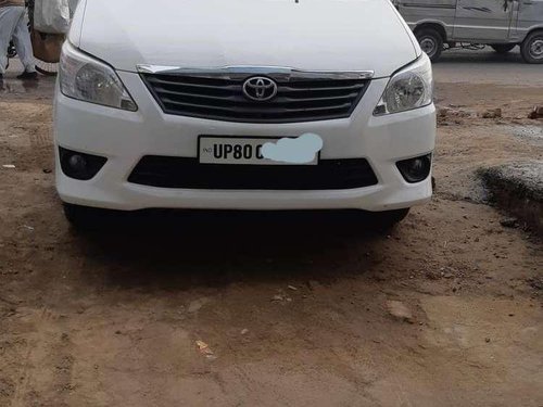 Used Toyota Innova 2.5 G 8 STR BS-III, 2012, Diesel MT for sale in Agra 