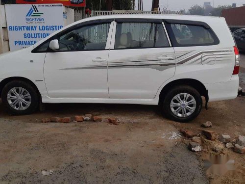 Used Toyota Innova 2.5 G 8 STR BS-III, 2012, Diesel MT for sale in Agra 