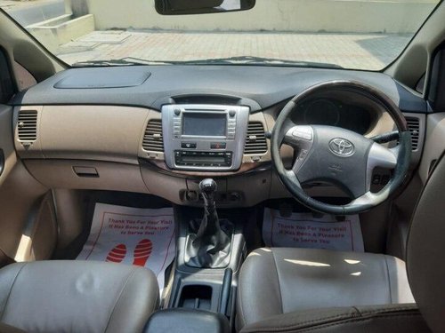 Toyota Innova 2.5 Z Diesel 7 Seater BS IV 2015 MT in Bangalore 