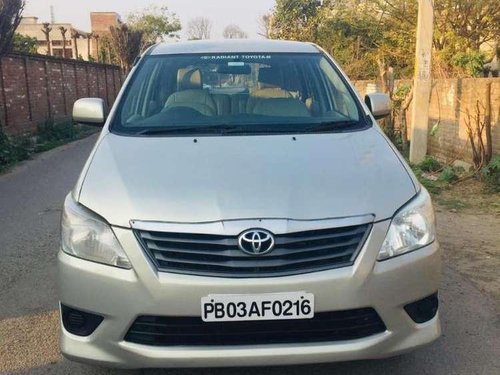 2012 Toyota Innova MT for sale in Ludhiana