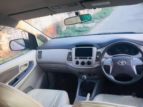 2012 Toyota Innova MT for sale in Ludhiana