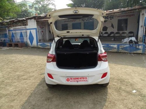 Hyundai Grand i10 Sportz 2015 MT for sale in Kolkata