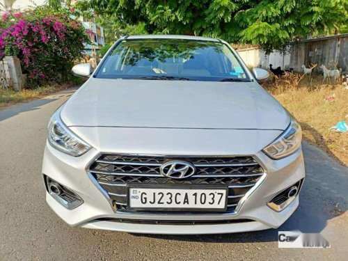 Hyundai Verna Fluidic 1.6 VTVT SX, 2018, Petrol MT in Vadodara