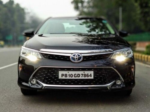 Toyota Camry 2.5 Hybrid 2017 AT for sale in New Delhi