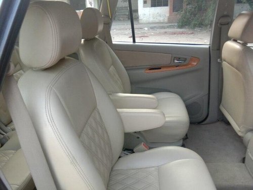 2011 Toyota Innova 2004-2011 MT for sale in New Delhi