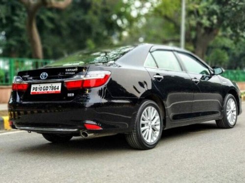 Toyota Camry 2.5 Hybrid 2017 AT for sale in New Delhi