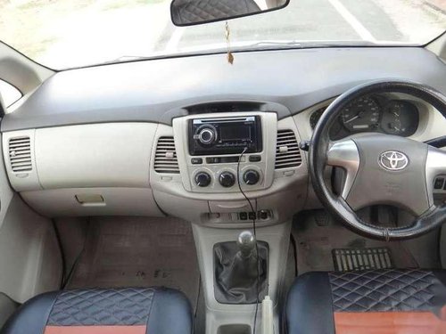 Toyota Innova 2.5 G BS III 8 STR, 2014, Diesel MT in Mathura