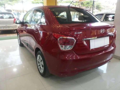 Used 2015 Hyundai Xcent MT for sale in Baramati 