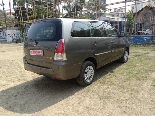 Used Toyota Innova 2.5 GX 8 STR 2011 MT for sale in Kolkata 