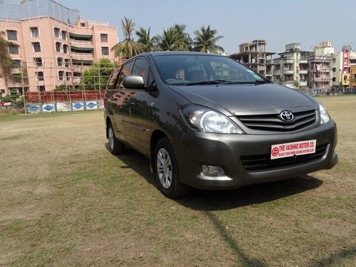 Used Toyota Innova 2.5 GX 8 STR 2011 MT for sale in Kolkata 