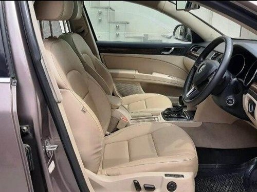 Used 2014 Skoda Superb AT for sale in New Delhi 