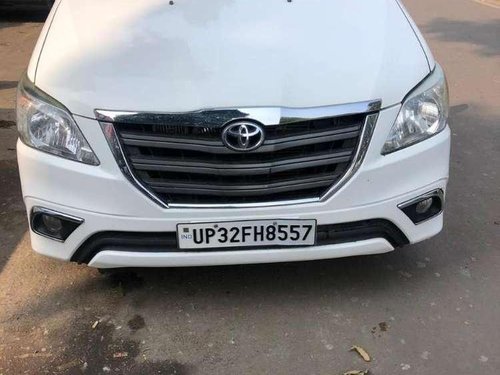 Toyota Innova 2014 MT for sale in Lucknow