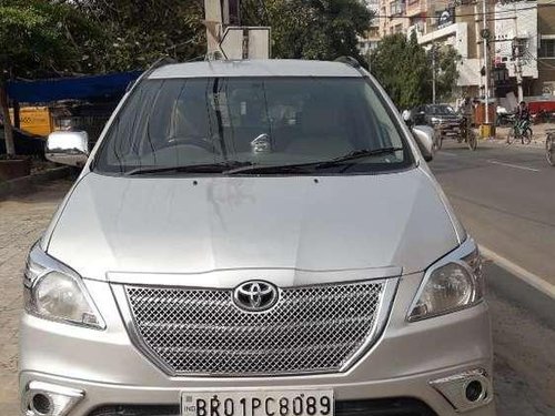 Toyota Innova 2.5 G 8 STR BS-IV, 2011, Diesel MT in Patna