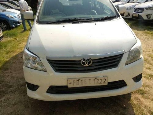 2012 Toyota Innova MT for sale in Chandigarh