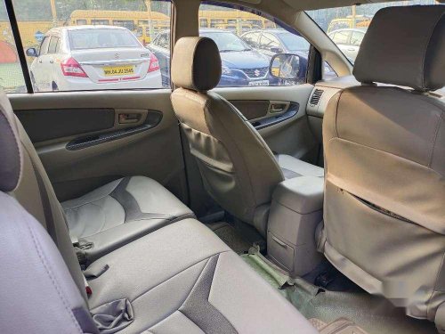 Toyota Innova 2.5 G 8 STR BS-IV, 2012, Diesel MT in Mumbai