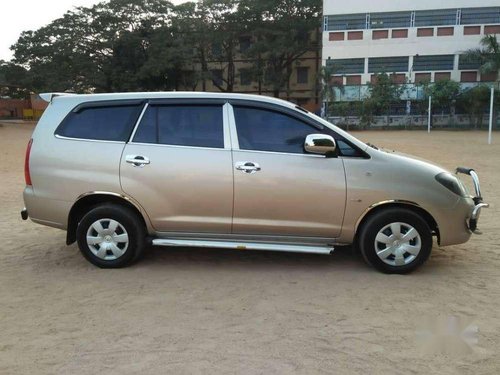 Toyota Innova 2.5 G 8 STR BS-III, 2007, Diesel MT in Chennai