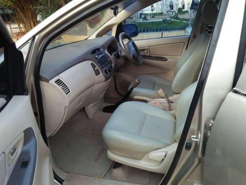 Toyota Innova 2.5 G 8 STR BS-III, 2007, Diesel MT in Chennai