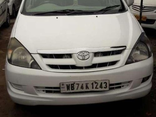 Toyota Innova 2.5 G 8 STR BS-III, 2006, Diesel MT in Siliguri