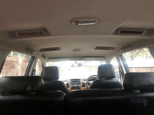 Toyota Innova 2011 MT for sale in Kochi