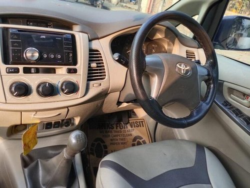 2012 Toyota Innova 2.5 G4 Diesel 8-seater MT in Mumbai