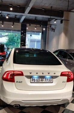 Used 2014 Volvo S60 D4 KINETIC AT for sale in New Delhi