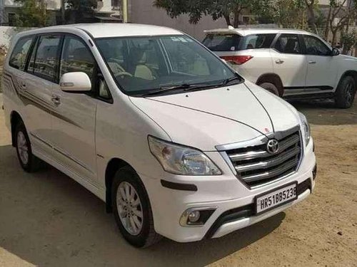 Toyota Innova 2.5 VX 7 STR BS-IV, 2014, Diesel MT in Gurgaon 