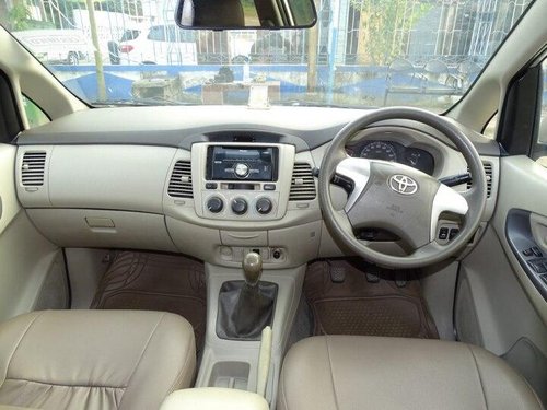Toyota Innova 2.5 GX (Diesel) 8 Seater 2012 MT in Kolkata 