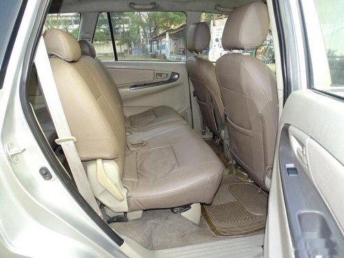 Toyota Innova 2.5 GX (Diesel) 8 Seater 2012 MT in Kolkata 