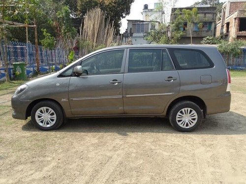 Used Toyota Innova 2.5 GX 8 STR 2011 MT for sale in Kolkata 