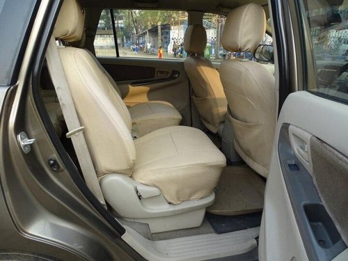 Toyota Innova 2.5 GX (Diesel) 7 Seater 2014 MT in Kolkata 