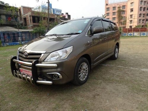 Toyota Innova 2.5 GX (Diesel) 7 Seater 2014 MT in Kolkata 