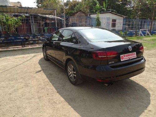 Volkswagen Jetta 2013-2015 2.0L TDI Highline 2015 MT for sale in Kolkata 