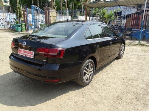 Volkswagen Jetta 2013-2015 2.0L TDI Highline 2015 MT for sale in Kolkata 