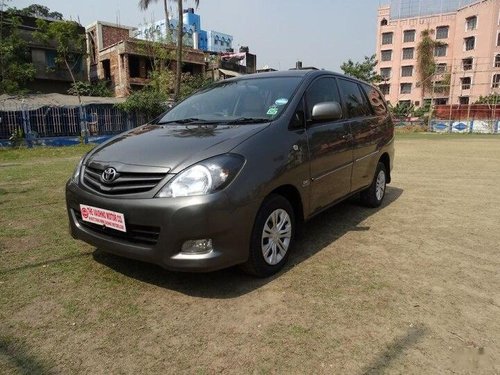 Used Toyota Innova 2.5 GX 8 STR 2011 MT for sale in Kolkata 