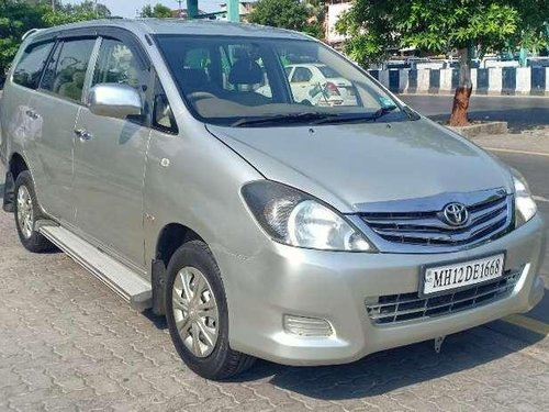 Toyota Innova 2.5 G 8 STR BS-III, 2006, Diesel MT for sale in Pune