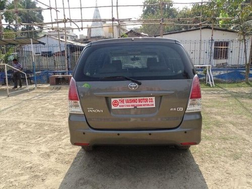 Used Toyota Innova 2.5 GX 8 STR 2011 MT for sale in Kolkata 