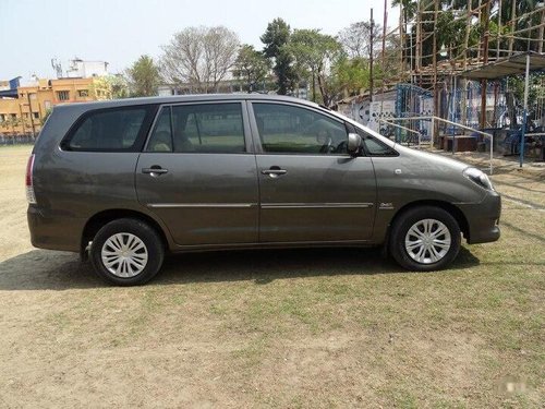 Used Toyota Innova 2.5 GX 8 STR 2011 MT for sale in Kolkata 