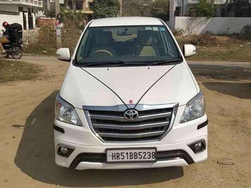 Toyota Innova 2.5 VX 7 STR BS-IV, 2014, Diesel MT in Gurgaon 