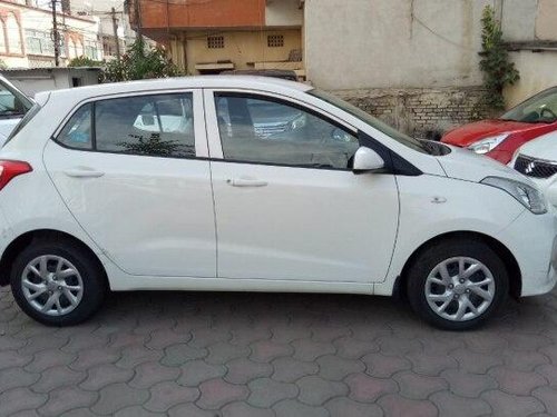 Hyundai i10 Magna 2018 MT for sale in Indore