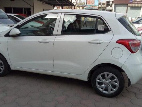 Hyundai i10 Magna 2018 MT for sale in Indore