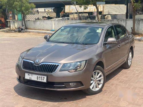 Skoda Superb Elegance 1.8 TSI Manual, 2014, Petrol MT in Hyderabad