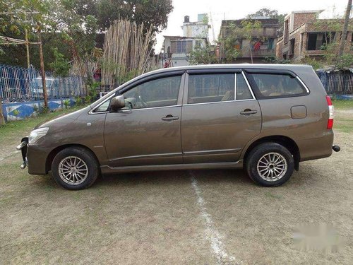 Toyota Innova 2.5 GX 7 STR BS-IV, 2014, Diesel MT in Kolkata 