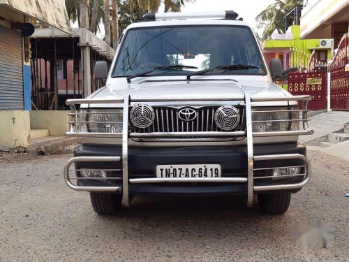 Toyota Qualis 2005 MT for sale in Chennai 
