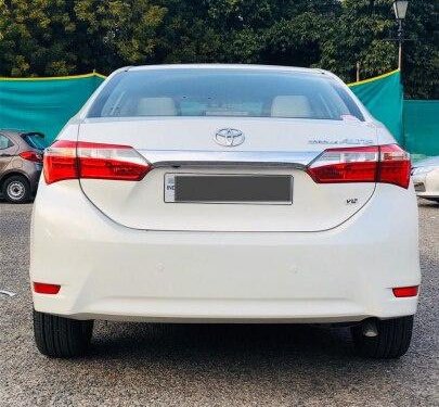 Used Toyota Camry 2015 AT for sale in New Delhi 