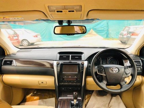 Used Toyota Camry 2015 AT for sale in New Delhi 