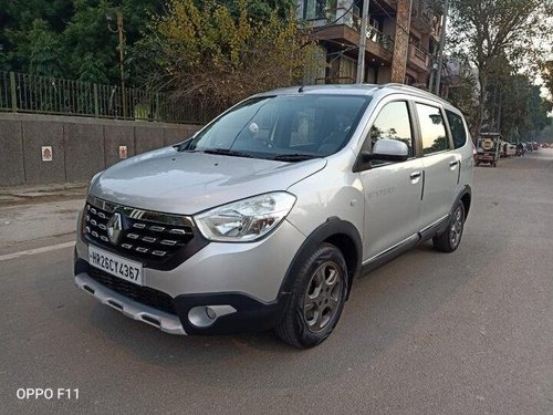  2016 Renault Lodgy Stepway 110PS RXZ 7S MT in New Delhi