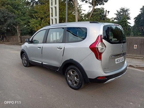  2016 Renault Lodgy Stepway 110PS RXZ 7S MT in New Delhi